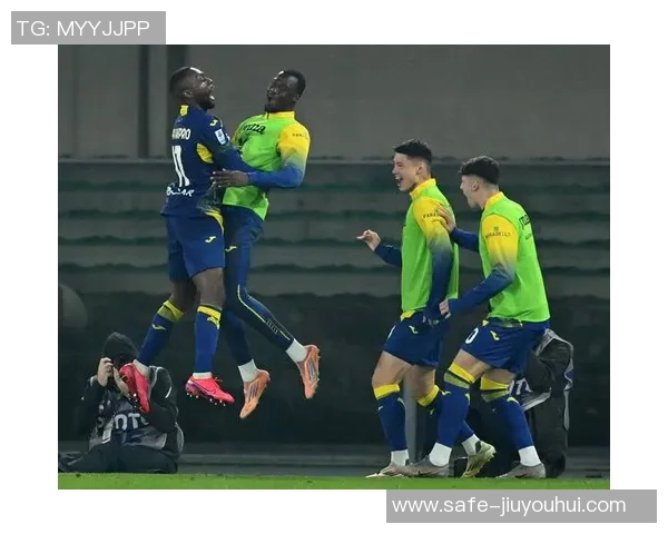 足球比赛中场休息的战术调整与球员心理调适探讨